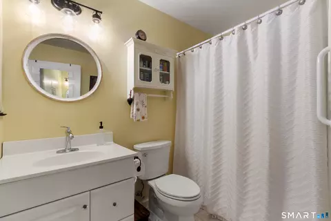 Bath - 177 Julia Ct #177, Sandy Hook, CT 06482 photo 1 of 1