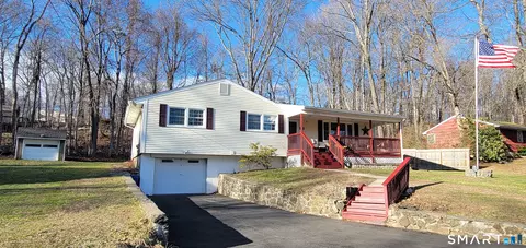18 Sheraton Dr, Wolcott, CT 06716