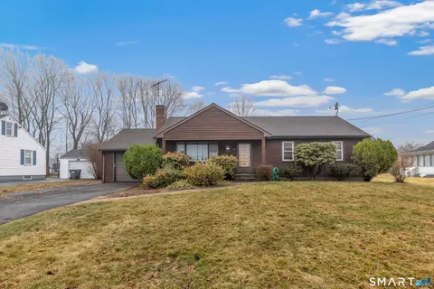 13 Calhoun Ave, Trumbull, CT 06611