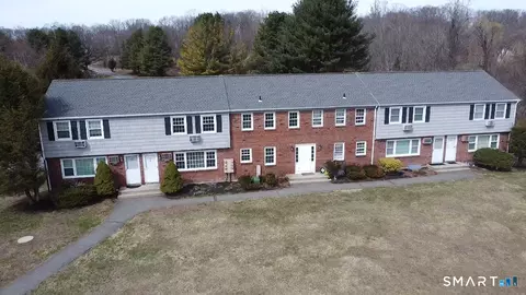 21 Old Farms Ln #21, New Milford, CT 06776