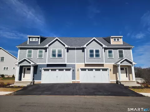 102 Mulholland Way #52, North Haven, CT 06473