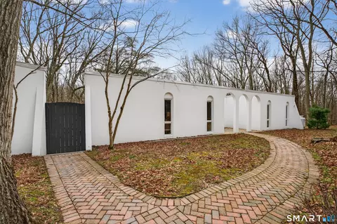 230 Six Rod Hwy, Hamden, CT 06518