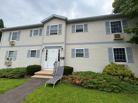 45 Crystal Ln #D, Mansfield, CT 06268
