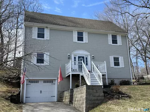 68 Tree Hill Rd, Berlin, CT 06037