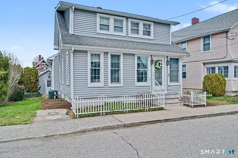 10 Spencer Ave, Niantic, CT 06357