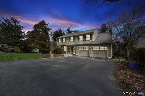 22 Knollwood Dr, Fairfield, CT 06824