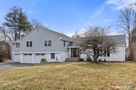9 Juniper Ln, West Hartford, CT 06117