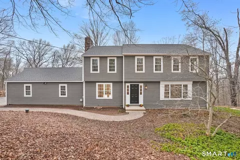 202 Hogan Rd, Hamden, CT 06518
