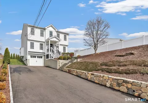 51 Roberts St, Shelton, CT 06484