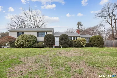2 Redbird Ln, Norwalk, CT 06854