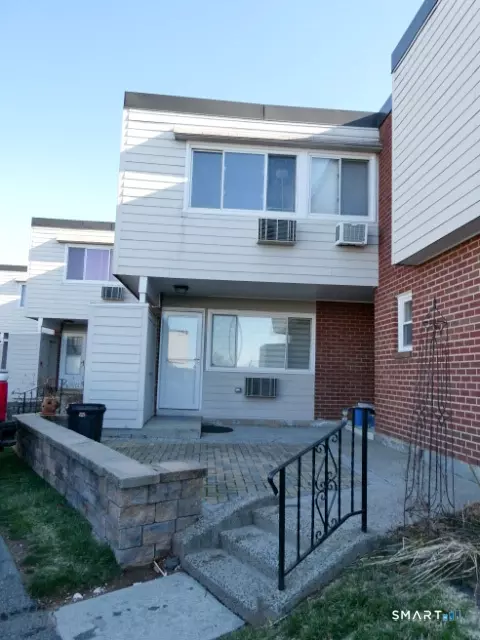 203 West Walk, West Haven, CT 06516