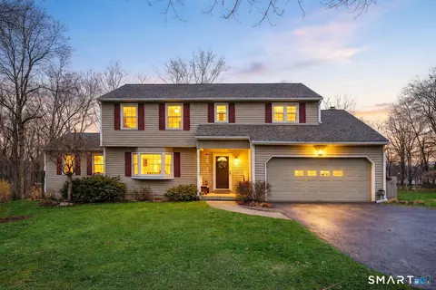 32 School House Hl, Burlington, CT 06013