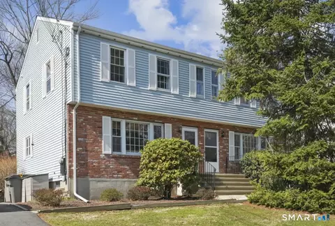 84 Parade Hill Rd #84, New Canaan, CT 06840