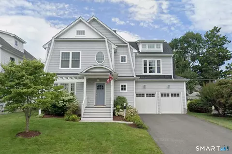 824 Riverside Dr, Fairfield, CT 06824
