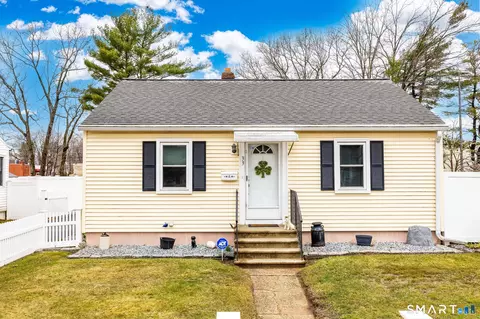33 Winter St, Plainville, CT 06062