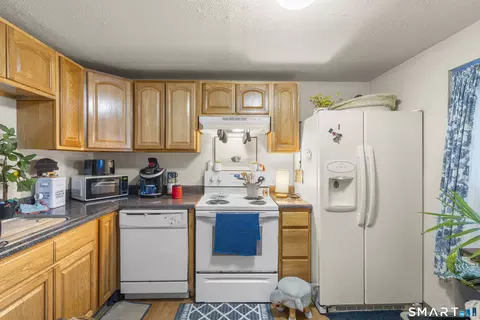 Kitchen - 130 Coe Ave #14, East Haven, CT 06512 photo 2 of 2