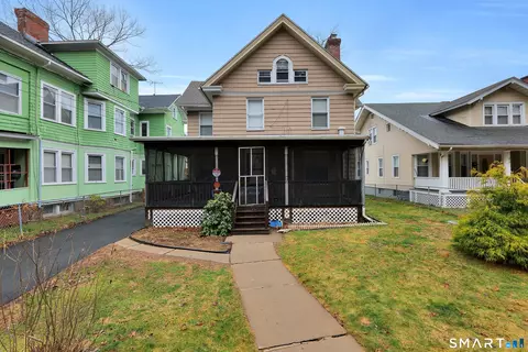 382 Vine St, Hartford, CT 06112