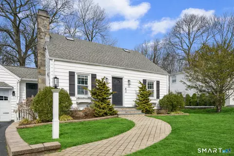 134 Killian Ave, Trumbull, CT 06611