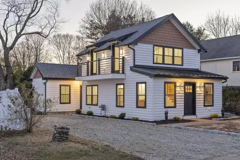 23 Clinton Ave, Old Saybrook, CT 06475
