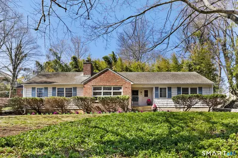 420 Valley Rd, Cos Cob, CT 06807