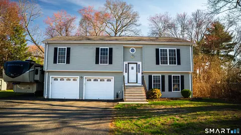 37 Autumn Ln, East Hartford, CT 06108