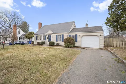 9 Foxcroft Rd, Enfield, CT 06082