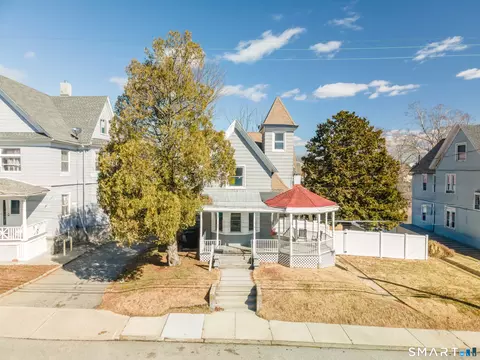163 Willetts Ave, New London, CT 06320