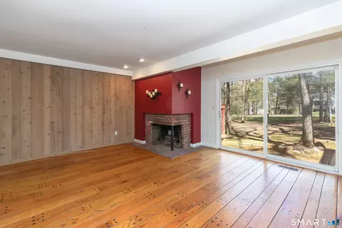 23 Lower Cmns #23, Woodbury, CT 06798
