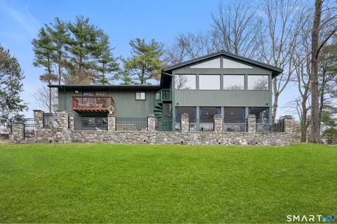 29 Spruce Dr, Wilton, CT 06897