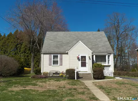 60 Rockledge Dr, Waterbury, CT 06706