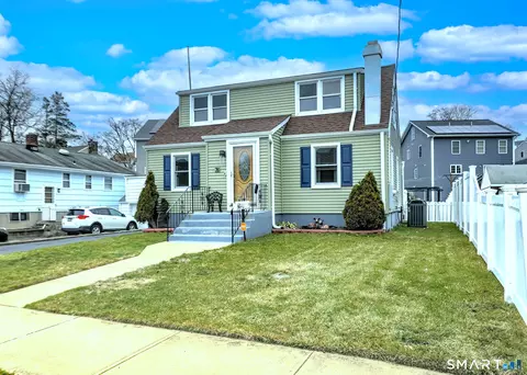76 Luther St, Bridgeport, CT 06606