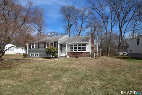 91 Dann Dr, Stamford, CT 06905