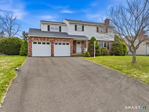 131 Oxbow Dr, Meriden, CT 06450