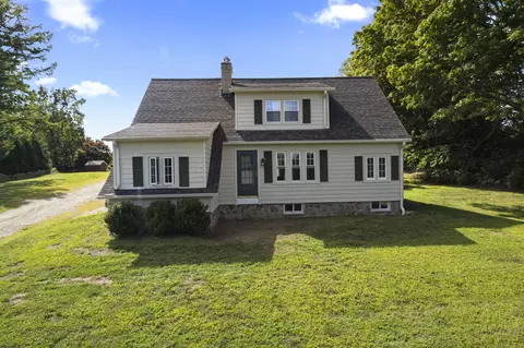 587 Taugwonk Rd, Stonington, CT 06378