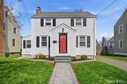 94 Thomas St, West Hartford, CT 06119