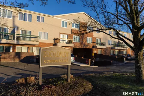 219 S Broad St #S102, Meriden, CT 06450