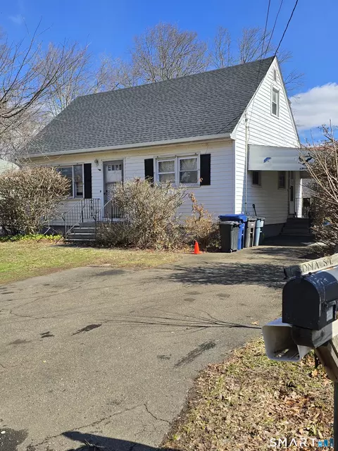 11 Edna St, West Haven, CT 06516