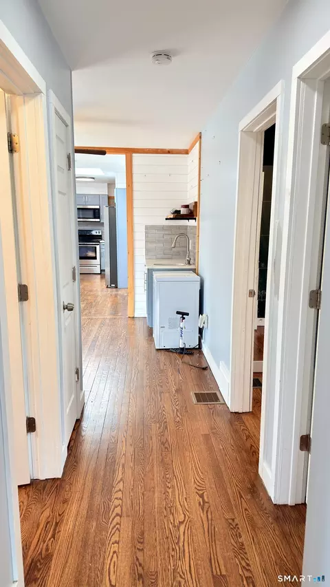 Entry Way - 675 Colonel Ledyard Hwy, Ledyard, CT 06339 photo 4 of 5