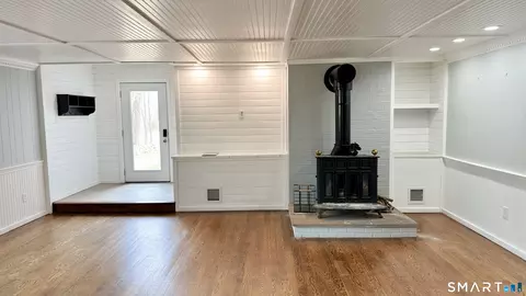 Living - 675 Colonel Ledyard Hwy, Ledyard, CT 06339 photo 2 of 5