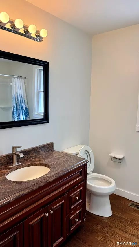 Bath - 675 Colonel Ledyard Hwy, Ledyard, CT 06339 photo 3 of 4