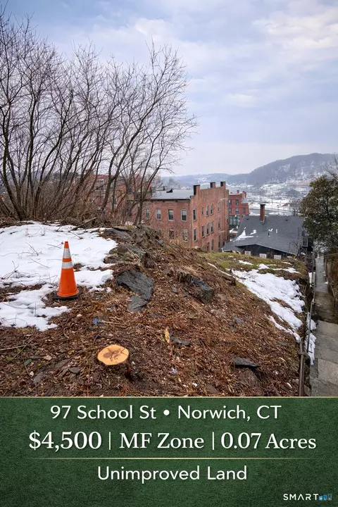 97 School St, Norwich, CT 06380
