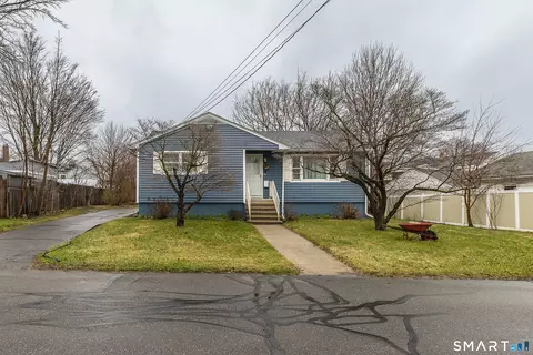130 Holroyd St, Bridgeport, CT 06606