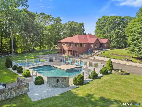 35 Golden Hill Ln, Shelton, CT 06484