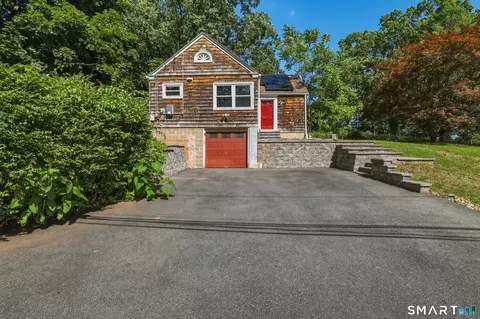 24 Guerney Ave, Meriden, CT 06451