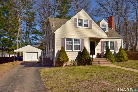 3 French Rd, Manchester, CT 06042