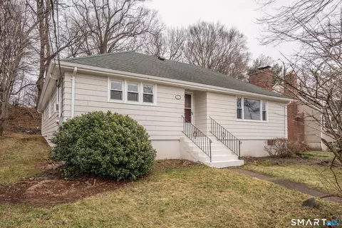 422 S Main St, West Hartford, CT 06110