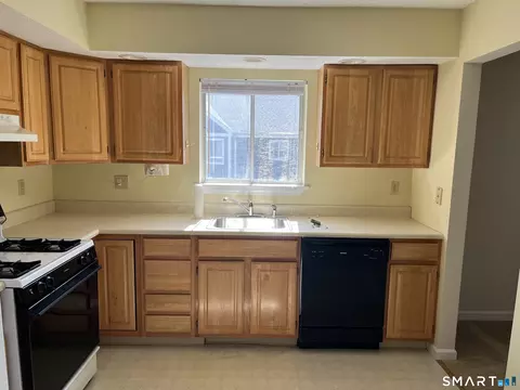 Kitchen - 202 Windgate Cir #E, Monroe, CT 06468 photo 1 of 3