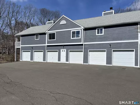 Exterior - 202 Windgate Cir #E, Monroe, CT 06468 photo 2 of 5