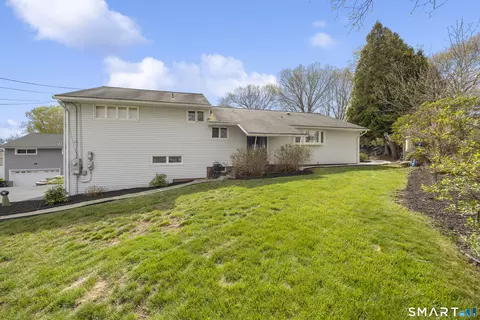 25 Morningside Dr, Ansonia, CT 06401