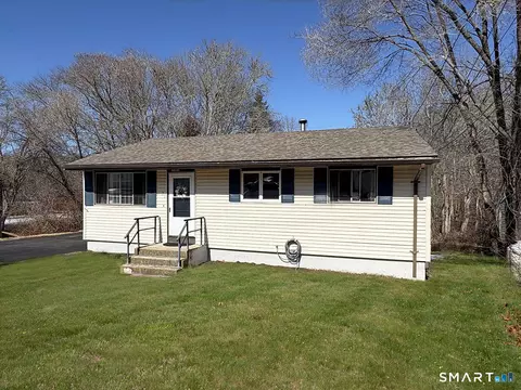 33 Shawondassee Dr, Stonington, CT 06378